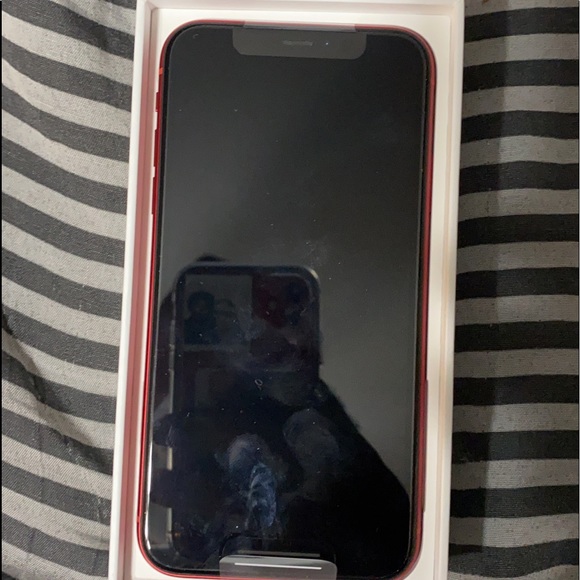 iPhone XR - Picture 2 of 5